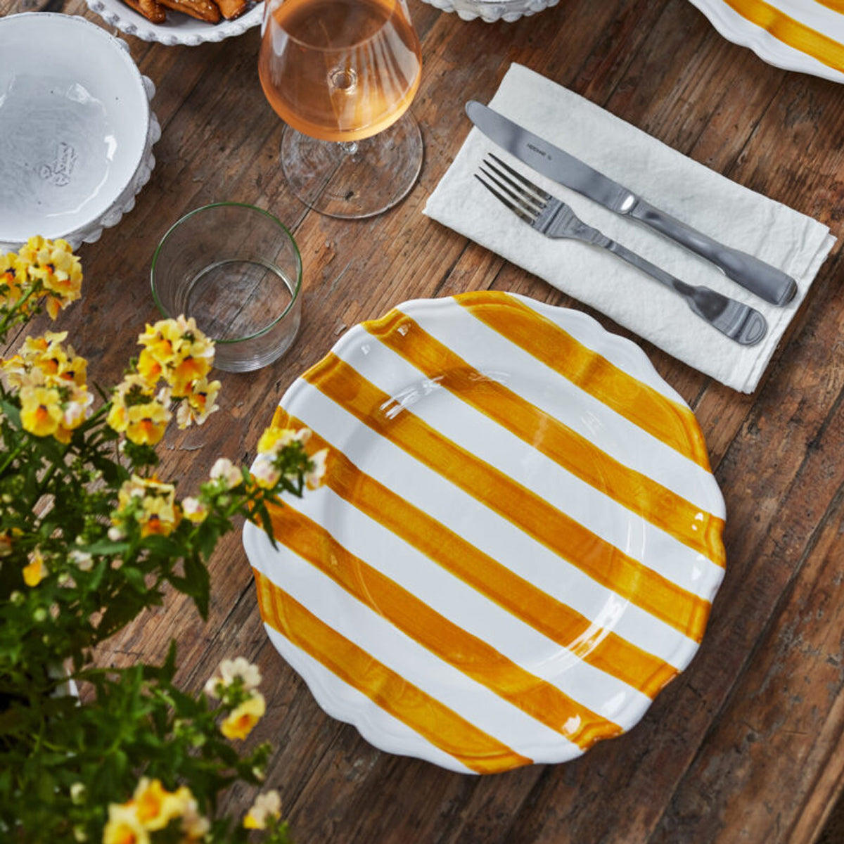 צלחת מנה עיקרית פסים צהובה